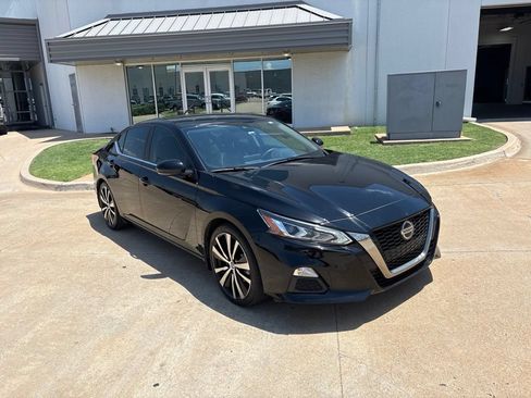 Used 2022 Nissan Altima 2.0 SR FWD image 1