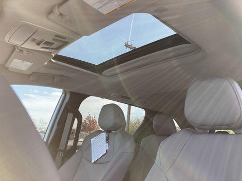 Certified 2025 Toyota Sienna XLE image 16