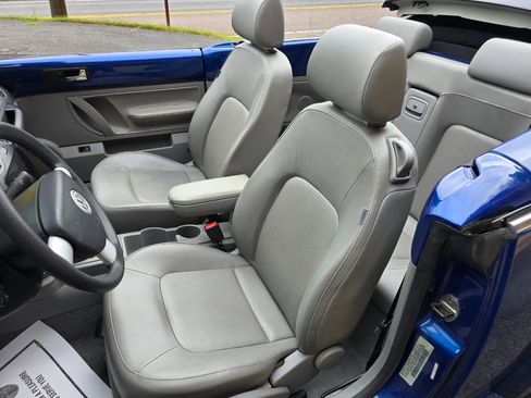 Used 2007 Volkswagen Beetle Convertible image 10
