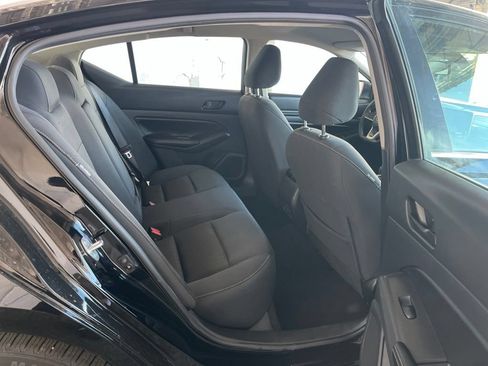 Used 2024 Nissan Altima 2.5 SV FWD image 8