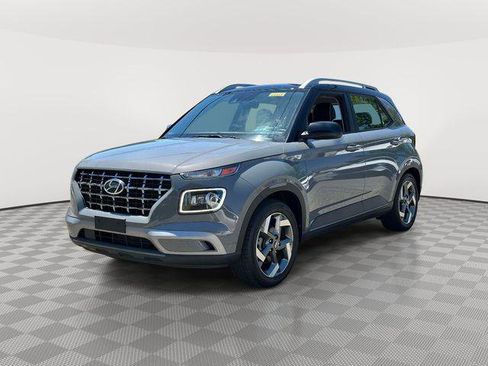 Used 2022 Hyundai Venue Limited FWD image 7