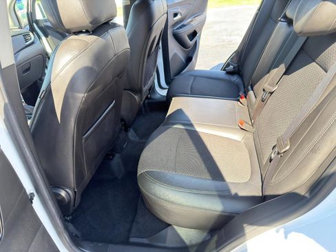 Used 2020 Buick Encore Preferred image 23