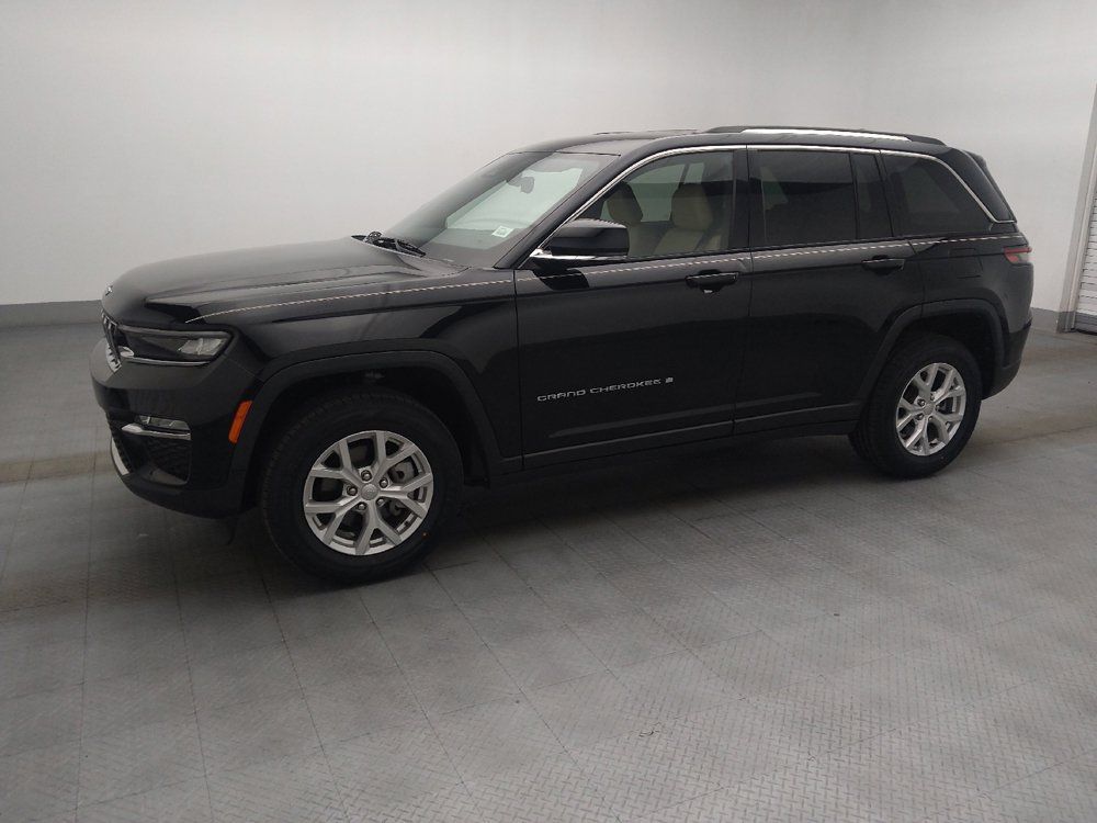 Used 2023 Jeep Grand Cherokee Limited w/ Trailer Tow Prep Group (B) AWD/4WD image 2