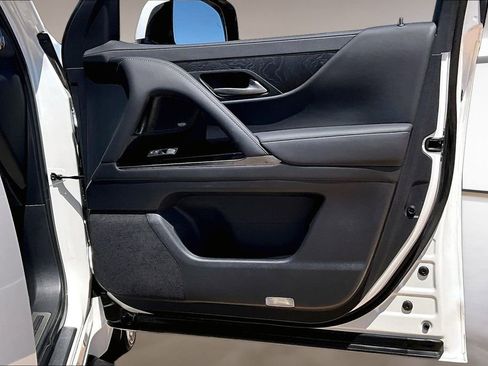 Used 2024 Lexus LX 600 4WD w/ Luxury Package image 19