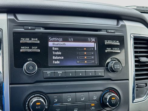 Used 2017 Nissan Titan SV RWD image 9