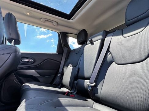 Used 2021 Jeep Cherokee Limited w/ Elite Package FWD image 13