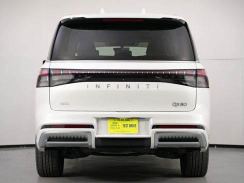 Used 2025 INFINITI QX80 Luxe image 11