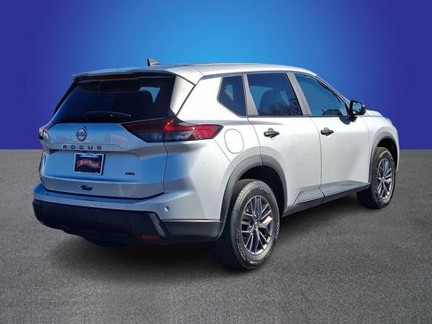 Used 2024 Nissan Rogue S image 6