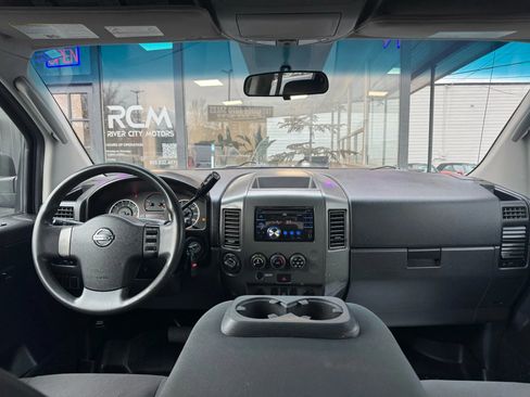 Used 2009 Nissan Titan XE image 27