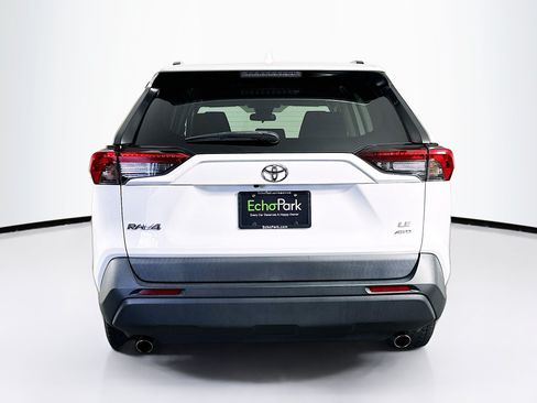 Used 2020 Toyota RAV4 LE AWD/4WD image 7