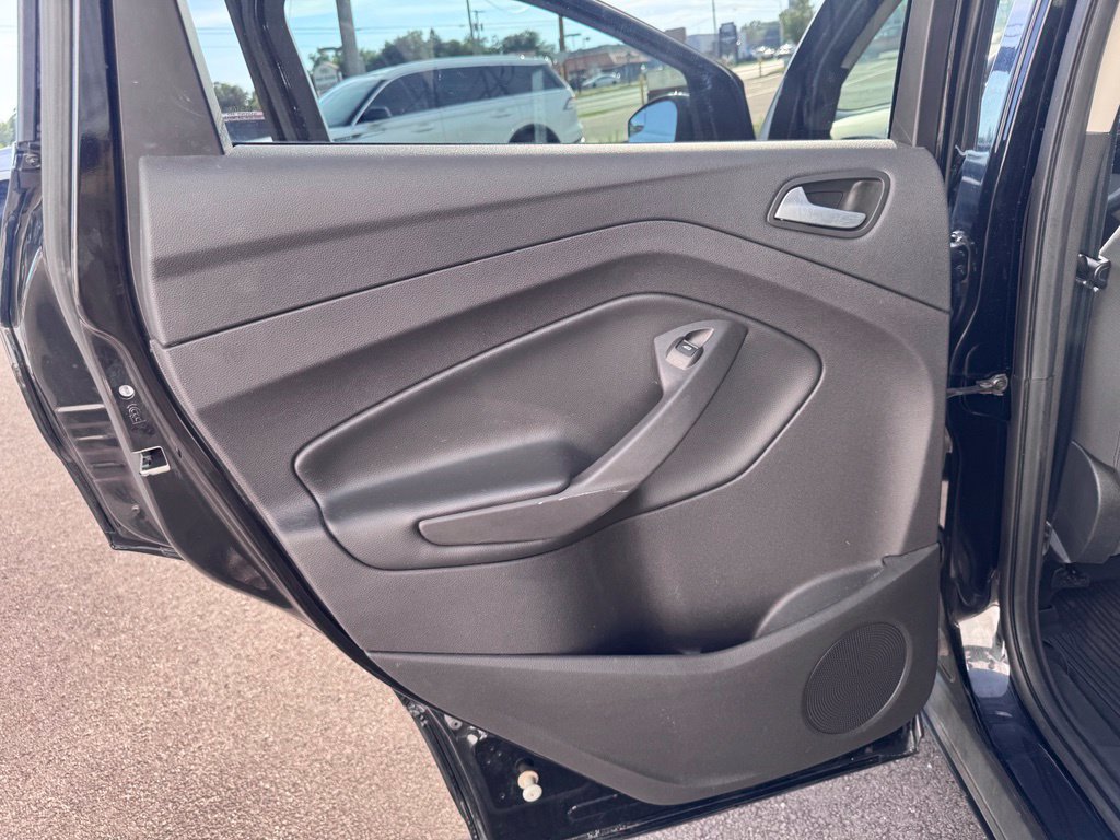 Used 2018 Ford Escape SE w/ SE Sync 3 Package AWD/4WD image 32