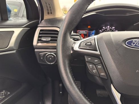 Used 2020 Ford Fusion SEL image 5