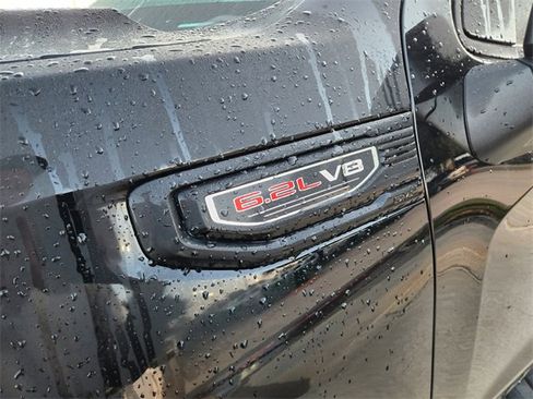 Used 2024 GMC Sierra 1500 AT4 w/ Technology Package AWD/4WD image 10