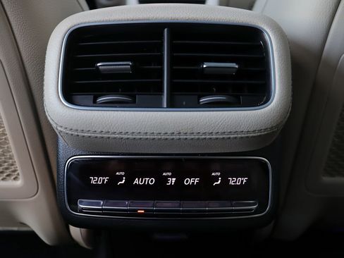 Used 2021 Mercedes-Benz GLS 580 4MATIC image 33