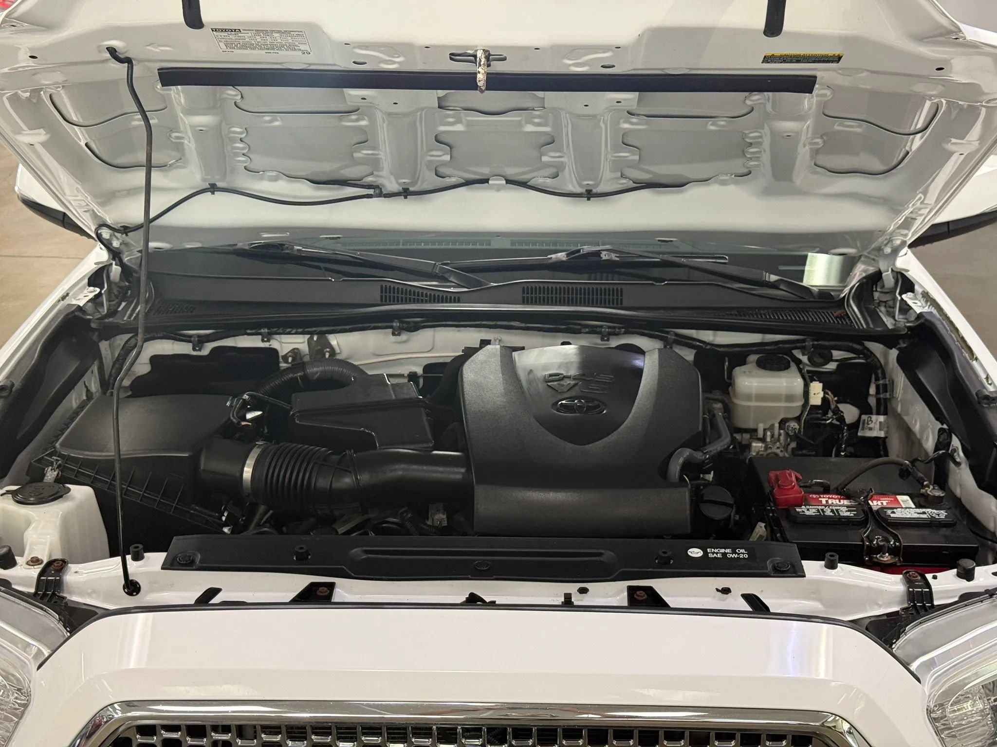 Used 2017 Toyota Tacoma TRD Off-Road w/ Tow Package AWD/4WD image 16