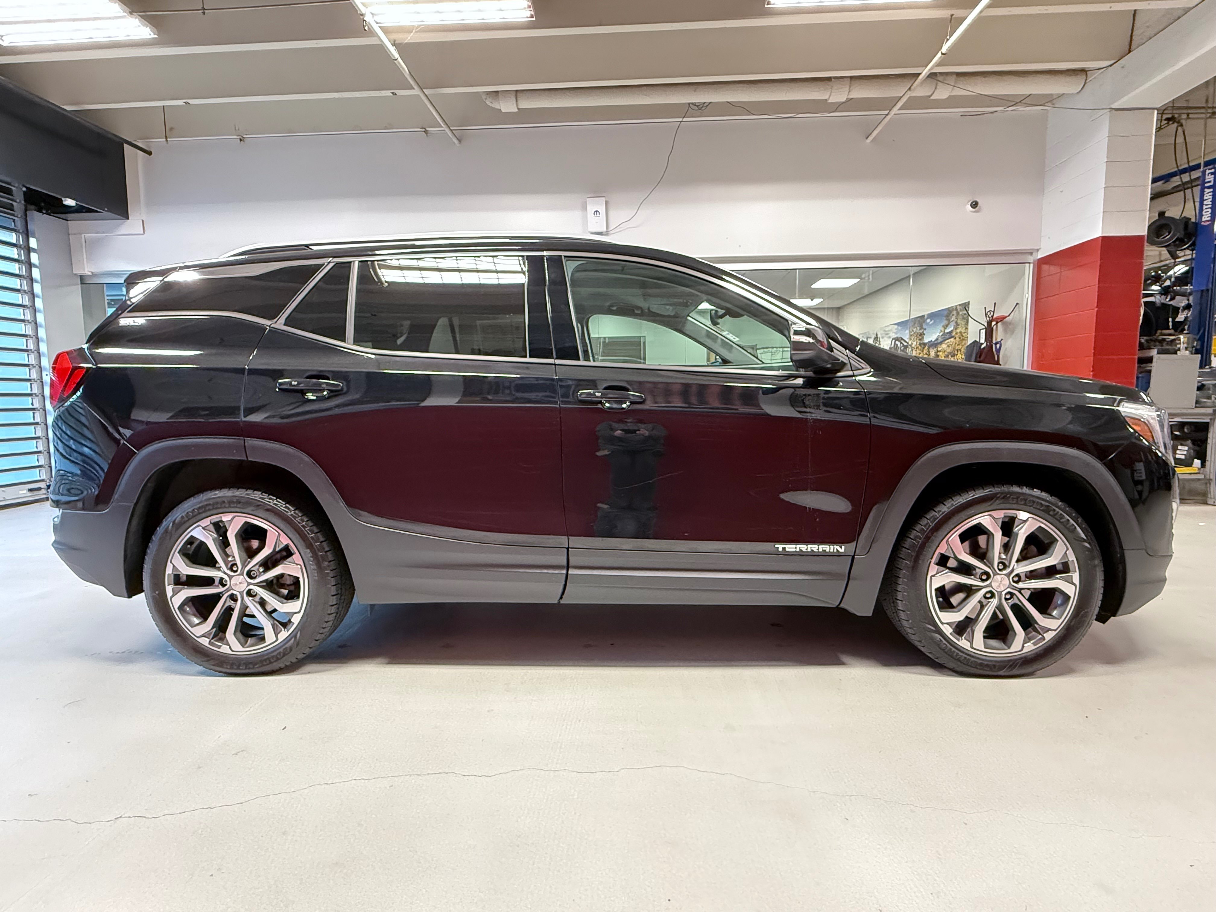 Used 2020 GMC Terrain SLT w/ Preferred Package FWD image 10
