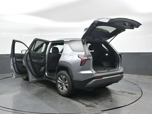 Used 2025 Chevrolet Equinox LT FWD image 46