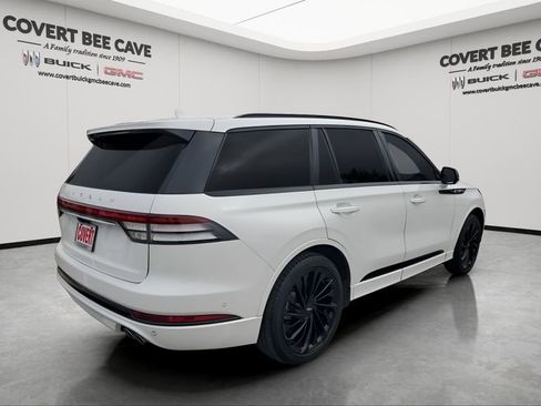 Used 2023 Lincoln Aviator Reserve w/ Equipment Group 201A image 9