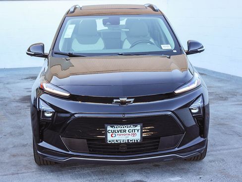 Used 2022 Chevrolet Bolt EUV Premier w/ Launch Edition image 2