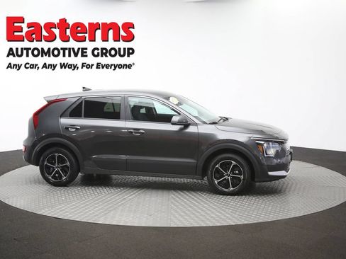 Used 2025 Kia Niro LX FWD image 43