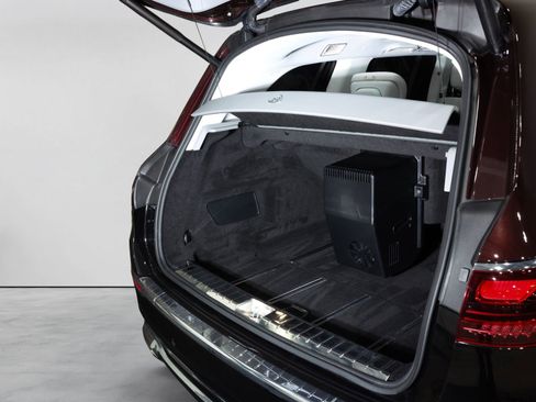 Used 2024 Mercedes-Benz Maybach GLS 600 4MATIC image 22