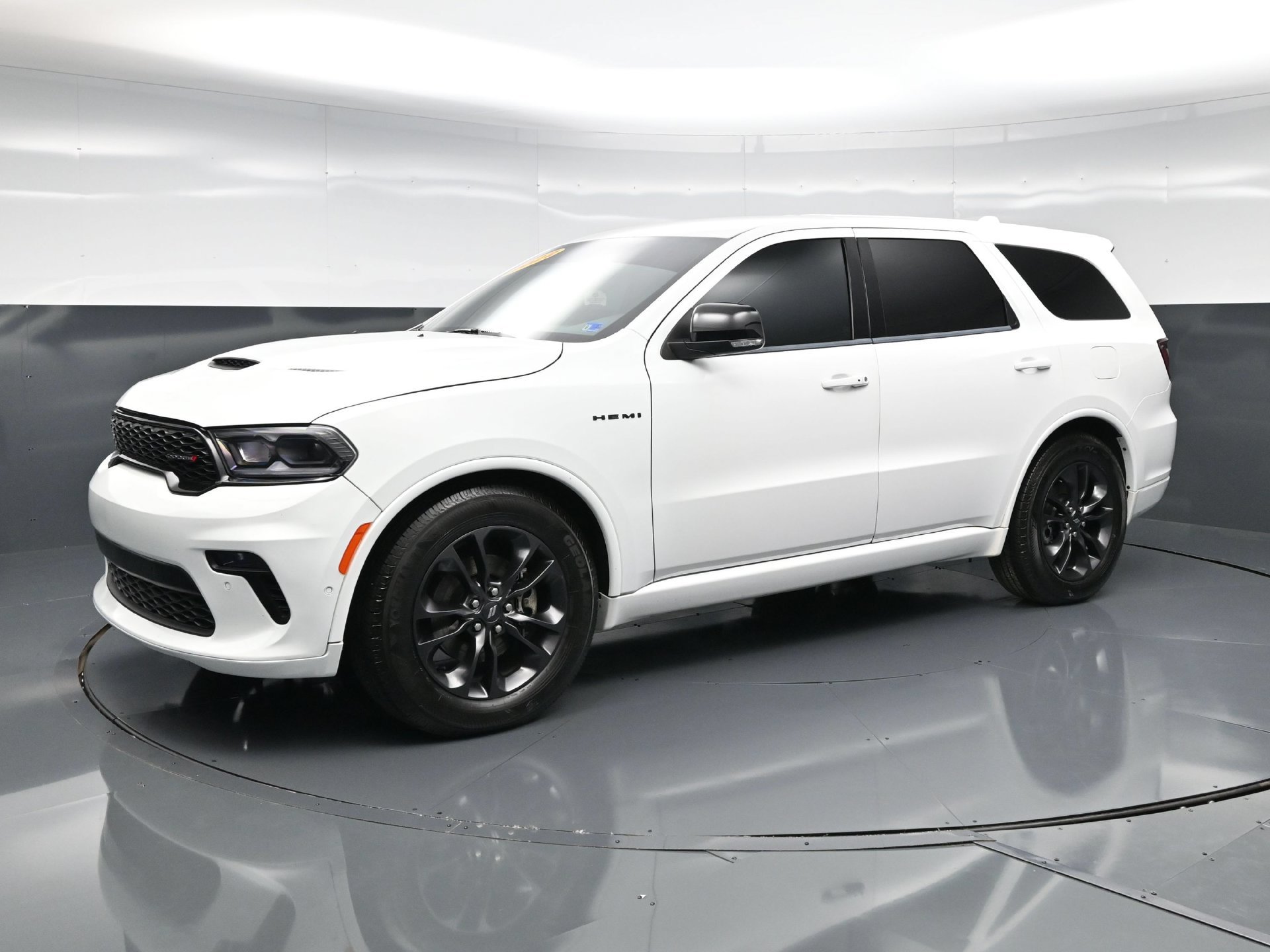 Used 2022 Dodge Durango R/T w/ Blacktop Package AWD/4WD image 4