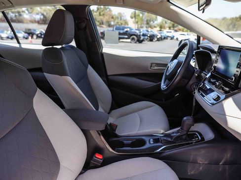Certified 2022 Toyota Corolla LE w/ Carpet Mat Package (TMS) FWD image 17