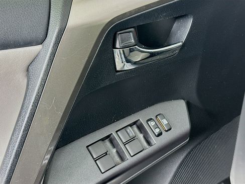 Used 2018 Toyota RAV4 XLE w/ All Weather Liner Package AWD/4WD image 15