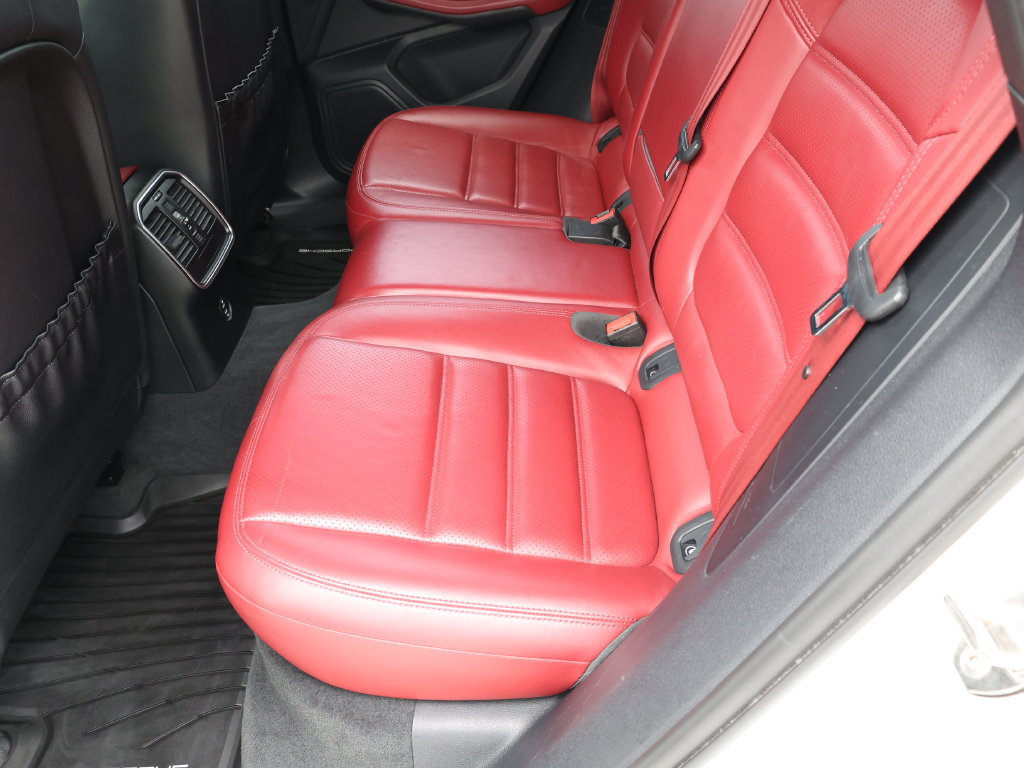 Used 2023 Porsche Macan Turbo AWD/4WD image 19