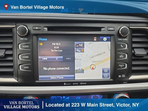 Used 2018 Toyota Highlander SE image 19