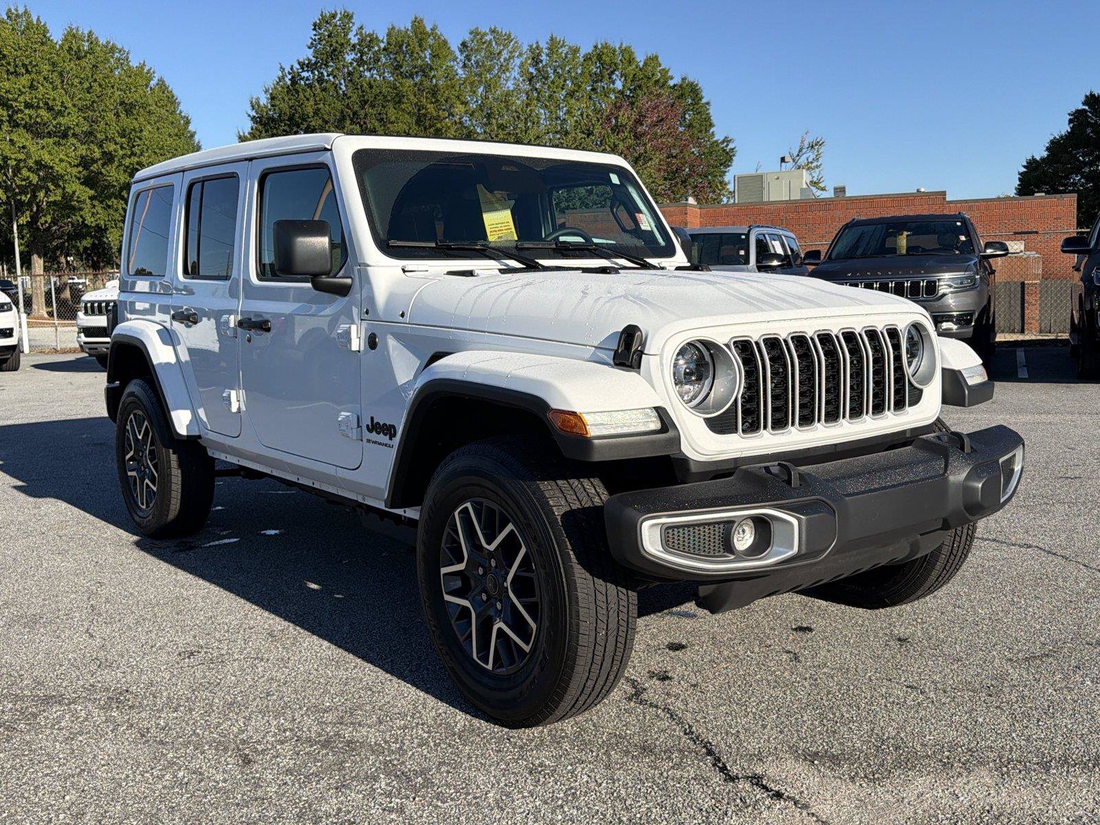 Used 2026 Jeep Wrangler Unlimited Sahara AWD/4WD image 4