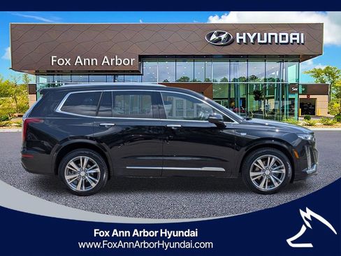 Used 2023 Cadillac XT6 Premium Luxury w/ Technology Package AWD/4WD image 6