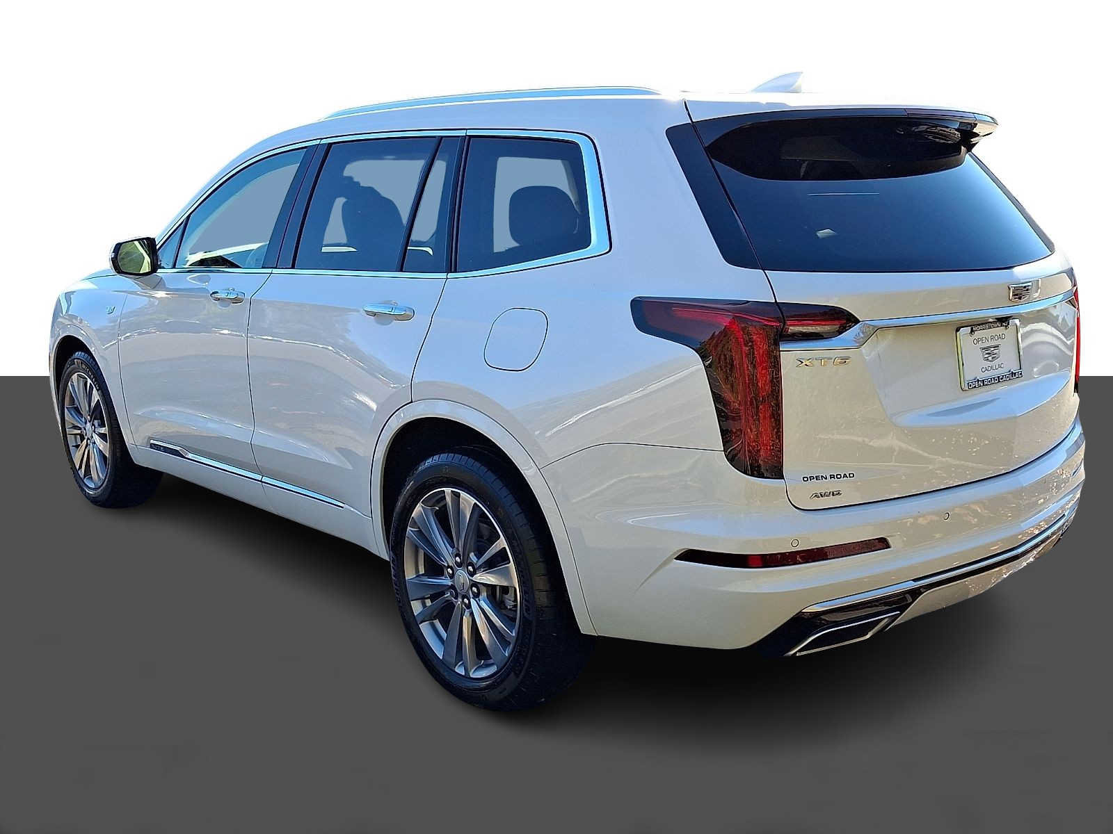 Used 2024 Cadillac XT6 Premium Luxury AWD/4WD image 4