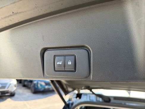 Used 2023 Nissan Rogue Platinum w/ Platinum Premium Package image 35