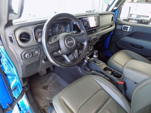 Certified 2024 Jeep Gladiator Mojave image 12