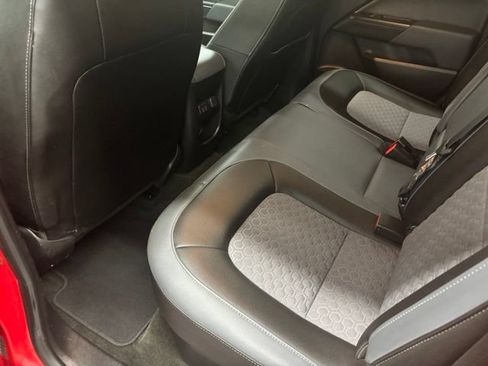 Used 2018 Chevrolet Colorado Z71 AWD/4WD image 11