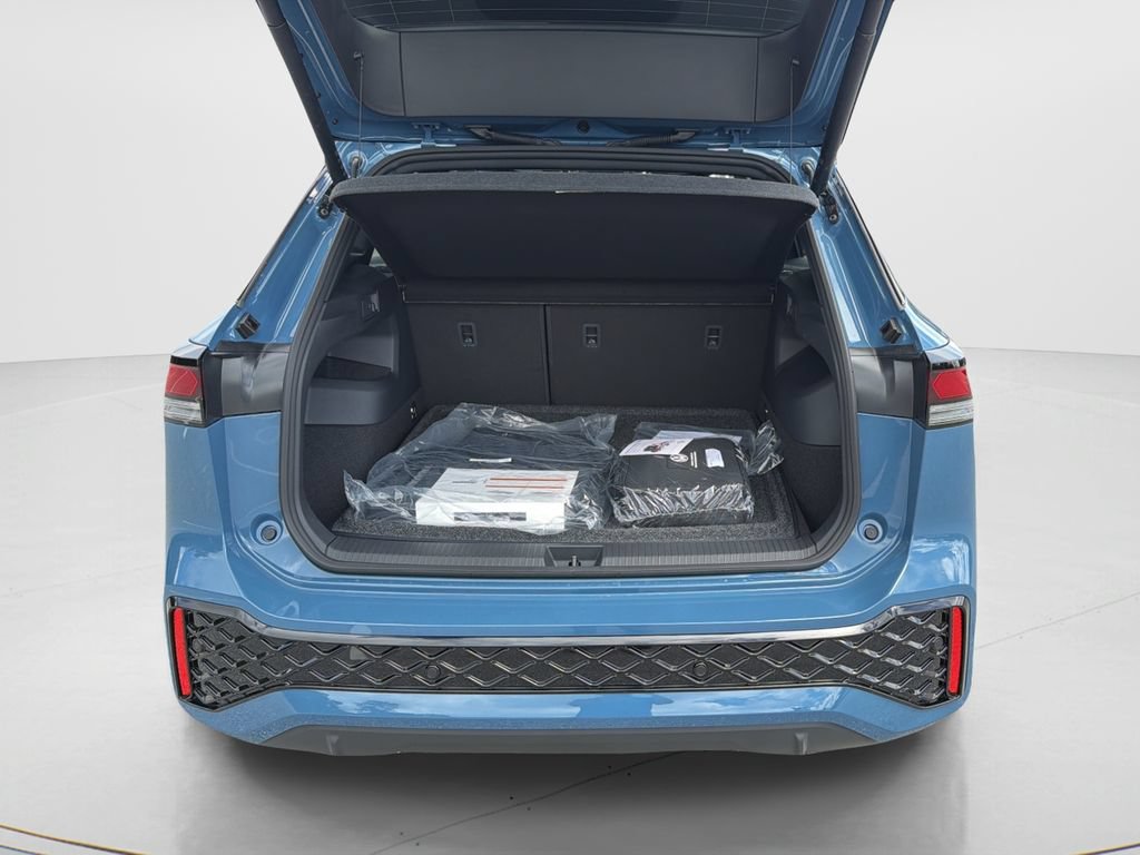 New 2026 Volkswagen Tiguan SE R-Line FWD image 10
