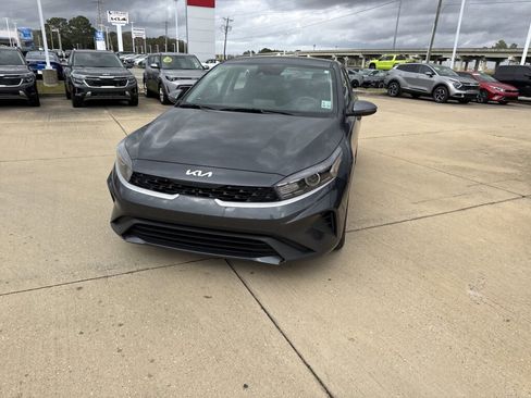 Certified 2024 Kia Forte LXS w/ LXS Technology Package FWD image 4
