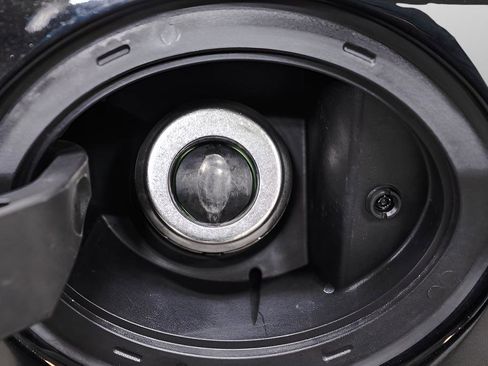 Used 2025 Chrysler Pacifica Select image 46