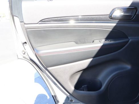 Used 2019 Jeep Grand Cherokee Trailhawk image 25