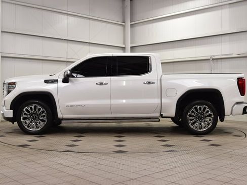 Used 2024 GMC Sierra 1500 Denali Ultimate image 4