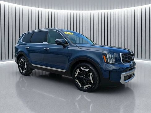 Used 2024 Kia Telluride S FWD image 2
