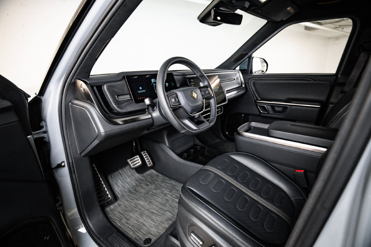 Used 2024 Rivian R1T Adventure Dual AWD/4WD image 4