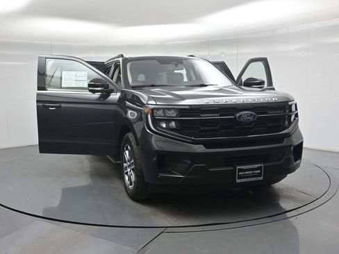 Certified 2025 Ford Expedition Active image 32