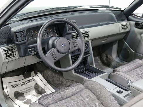 Used 1989 Ford Mustang LX image 16