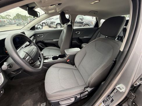Used 2025 Kia K4 image 32