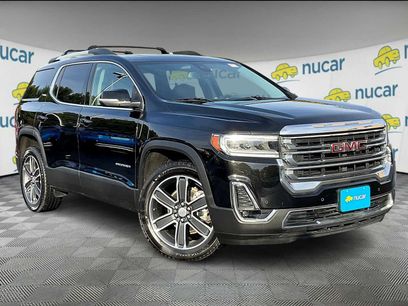 Used 2023 GMC Acadia SLT w/ Preferred Package