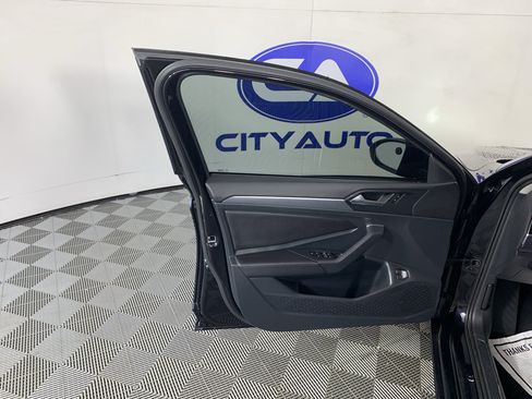 Used 2023 Volkswagen Jetta SE w/ Panoramic Sunroof Package FWD image 13