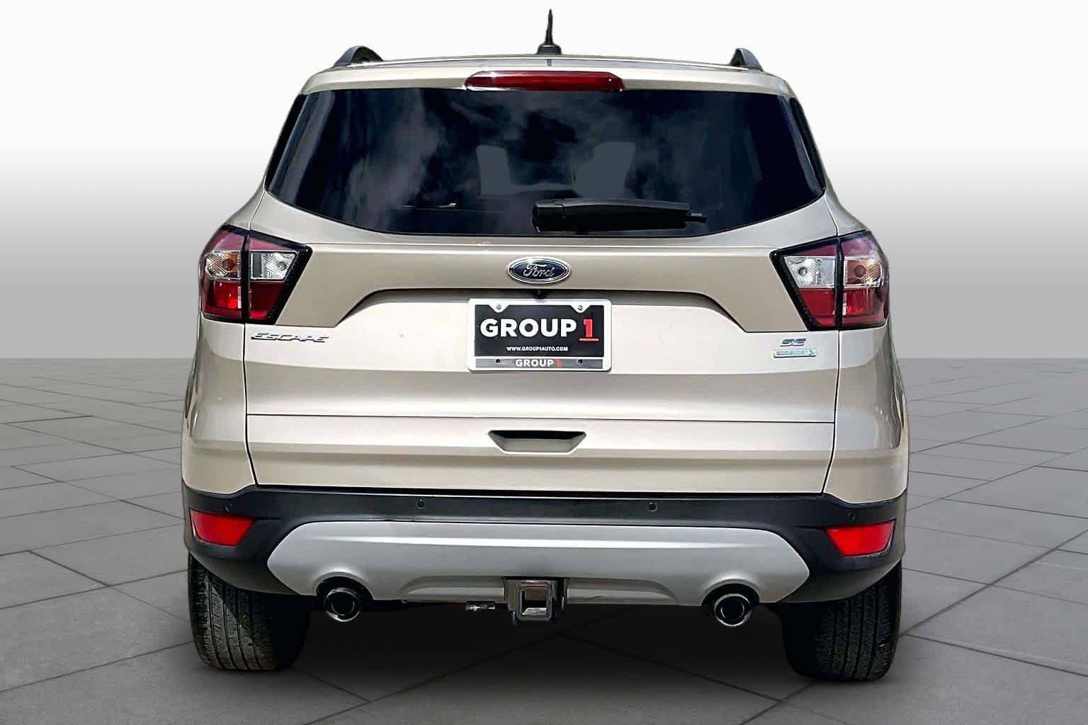 Used 2017 Ford Escape SE w/ Equipment Group 201A FWD image 5
