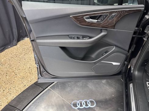 Used 2020 Audi Q7 3.0T Premium Plus w/ Premium Plus Package AWD/4WD image 15